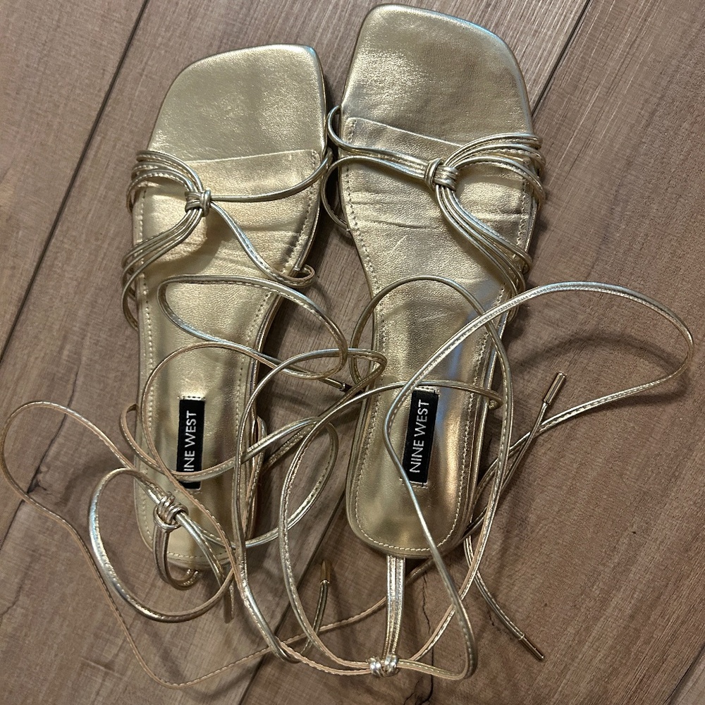 Nine West Wrap Sandals, size 6